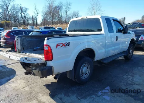 2013 Ford F-250 Xl z USA, uszkodzony, nr VIN 1FT7X2B65DEB20649